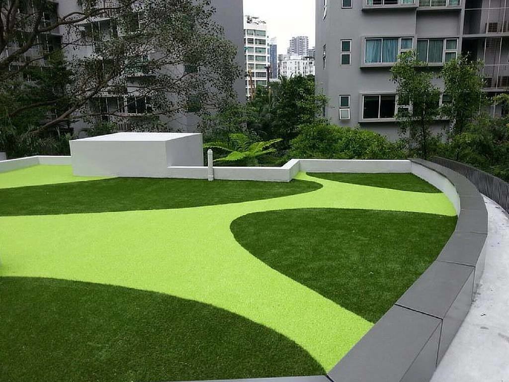 Buy cheap Environmental Friendly Outside Roof Artificial Grass On Concrete product