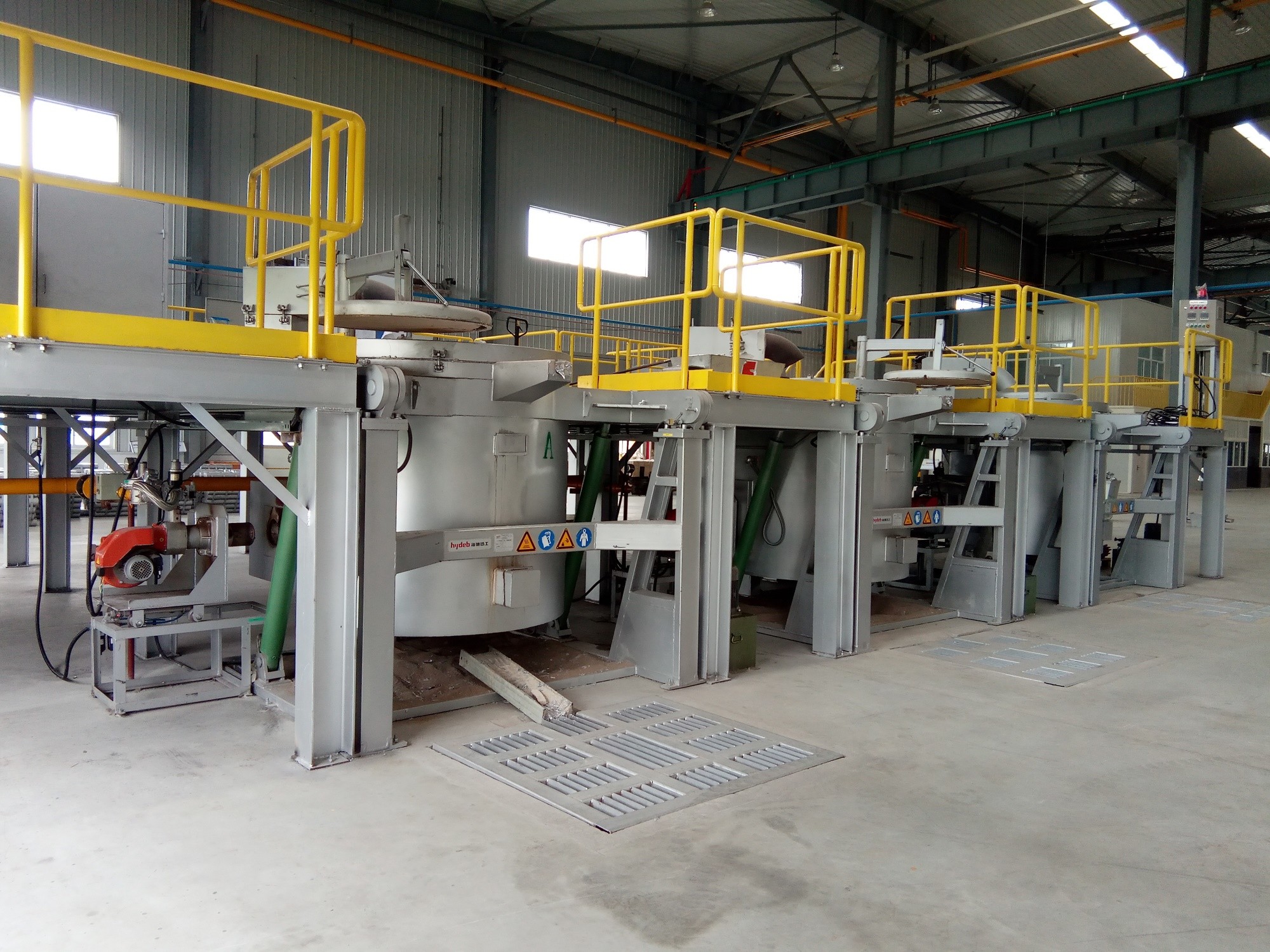 Buy cheap Silent Operation Gelectric Foundry Aluminum Melting Furnace 800K Hydraulic Tilting product