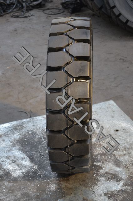 Buy cheap Forklift Tyre, 7.00-12 Forklift Solid Tire product