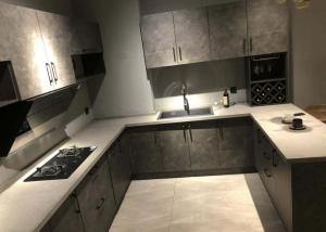 Buy cheap Scratch Resist Honed Finish Quartz Stone Flooring For Kitchen / Bathroom product