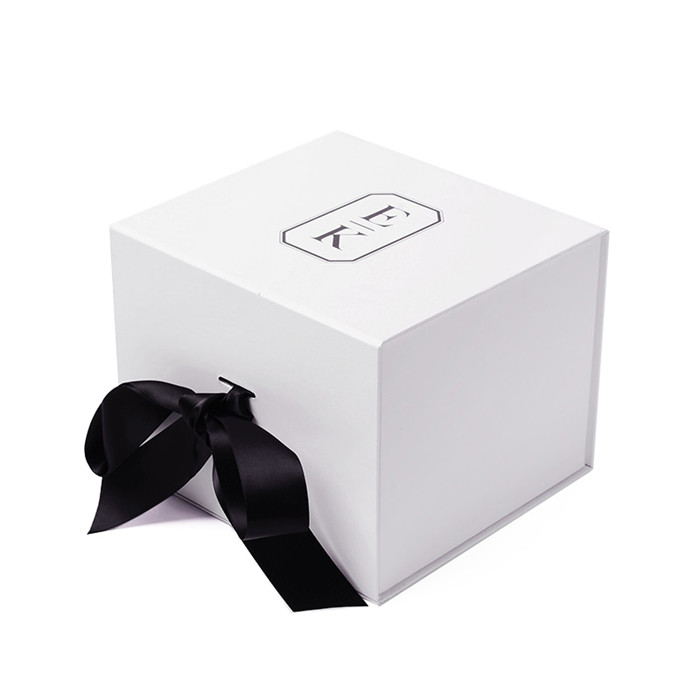 Buy cheap Custom White Magnetic Folding Rigid Boxes With Ribbon For Gift Packaging product