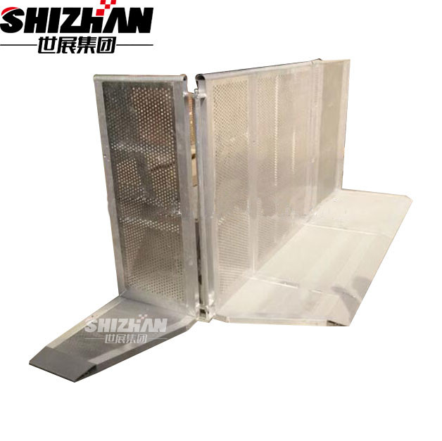 Buy cheap Electric Galvanizing Aluminum Metal Pedestrian Barriers Safety Barricade Fence product