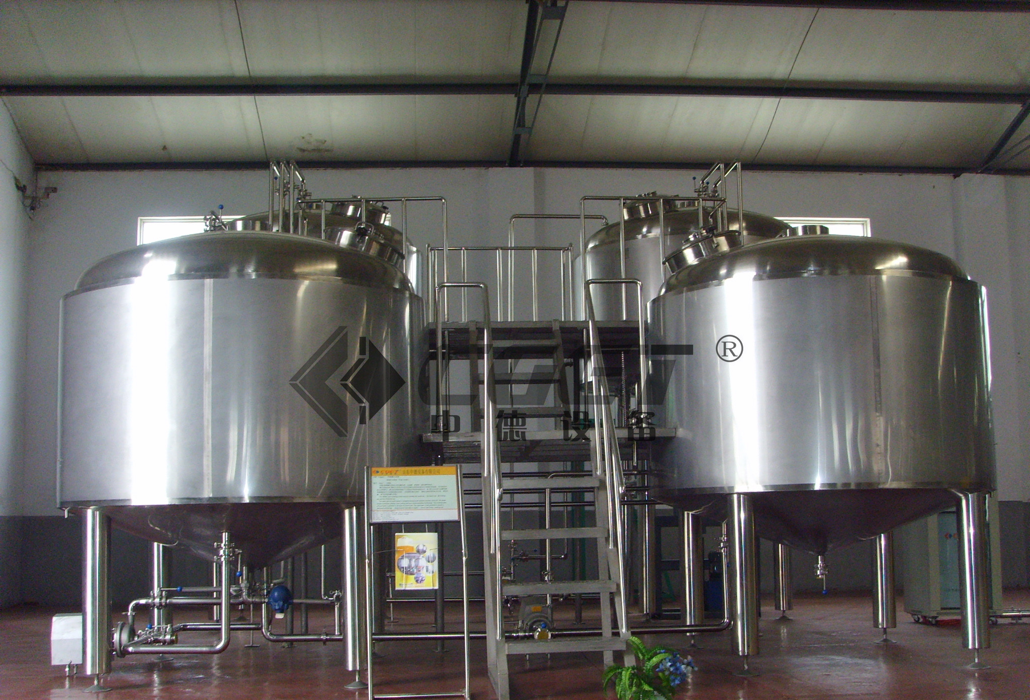 Semi Auto Bright Beer Tank Stainless Steel Beer Brewing System Steam Heating for sale