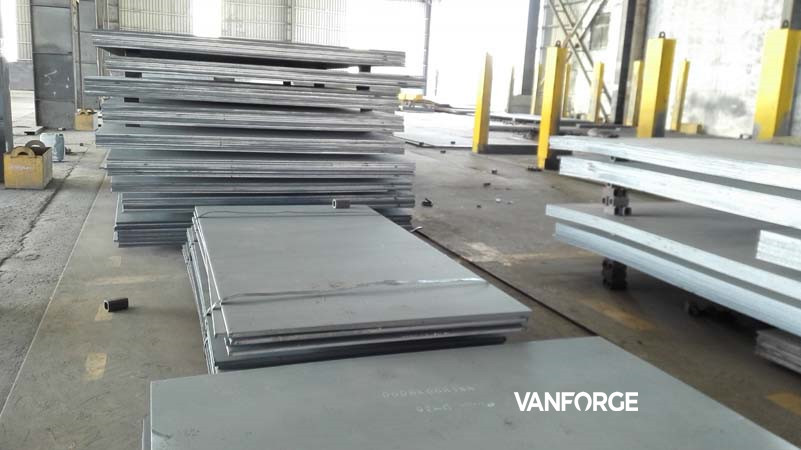 Buy cheap P690Q Square Fine Grain Pressure Vessel Steel Plate , Alloy Steel Plate product