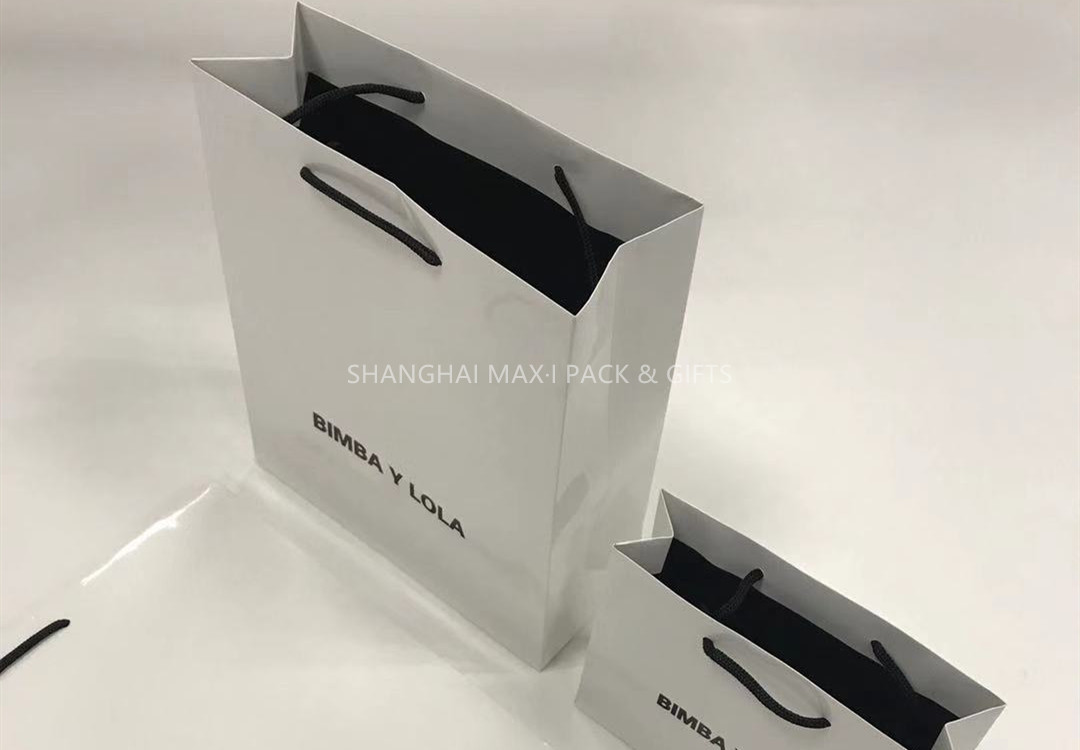 Buy cheap Shopping Branded Paper Bags With My Logo Foil Printing With Black String Handle product