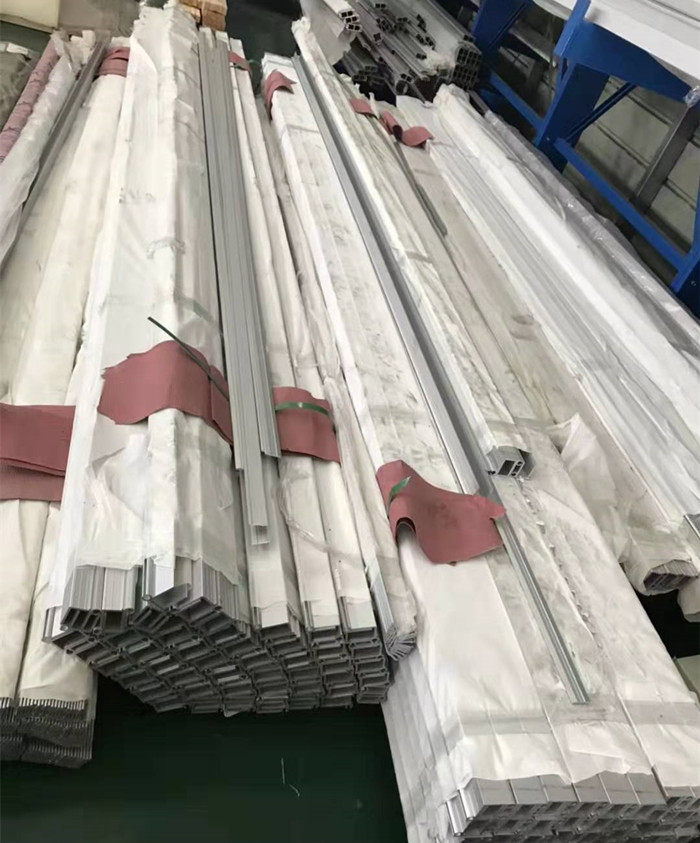 PVC Mechanic loading dock shelters Logistic Warehouse For Loading Bay Rain Proof