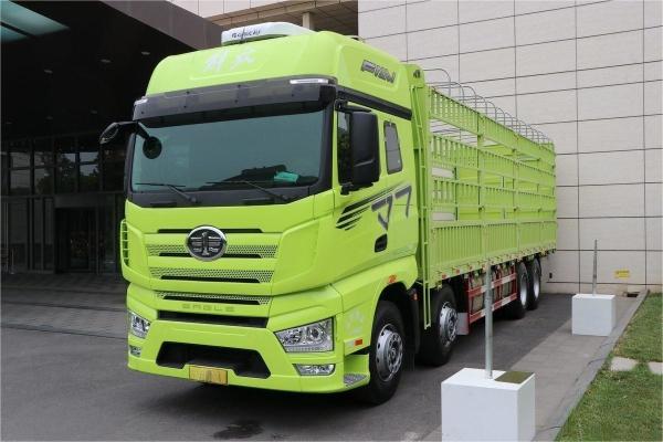 Jiefang Heavy Fence Truck Green Body High Roof 460HP 8X4 9.4m 12-Speed ​​Diesel