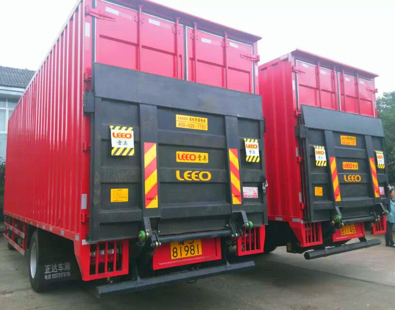 2KW Truck Hydraulic Tailgate Lift 1500kg Loading Small Truck With Liftgate