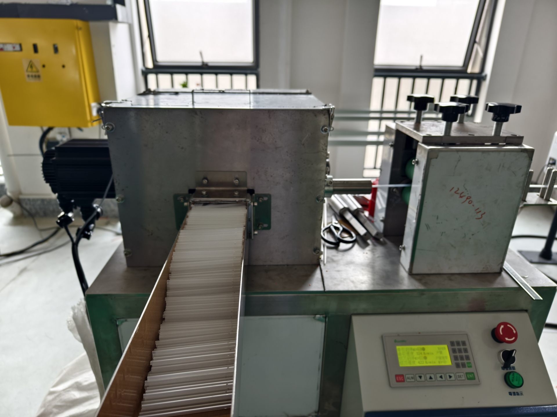 Automatic PP PE PLA Lollipop Candy Stick / Cotton Swab Stick Cotton Buds Plastic Extruder/Production Line/Making Machine