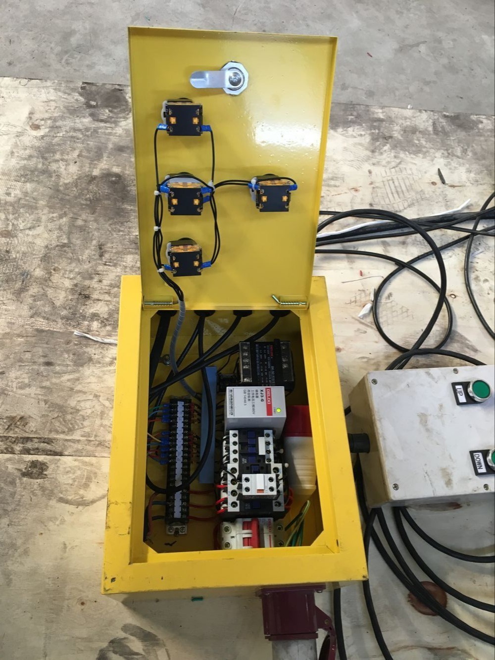 5T 6m Warehouse Hydraulic Guide Rail Freight Lift Elevator Vertical Goods Lift With CE TUV
