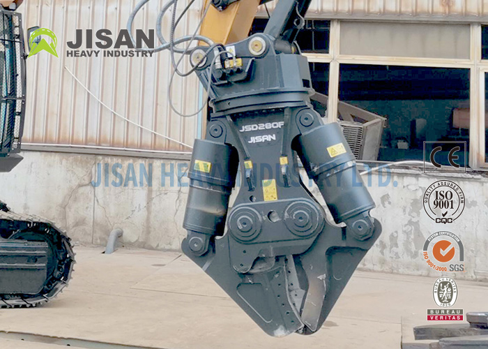 Dismantling Abandoned Containers Ships Hydraulic Rotating Pulverizer For Excavator