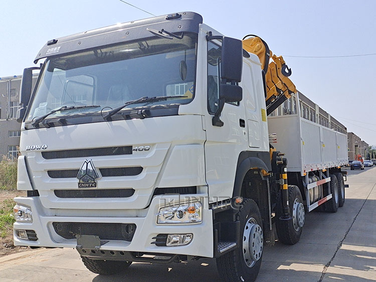 New Sinotruk Howo Fence Cargo Truck 10Tons Folding Crane 12 Wheels 400hp For Sale