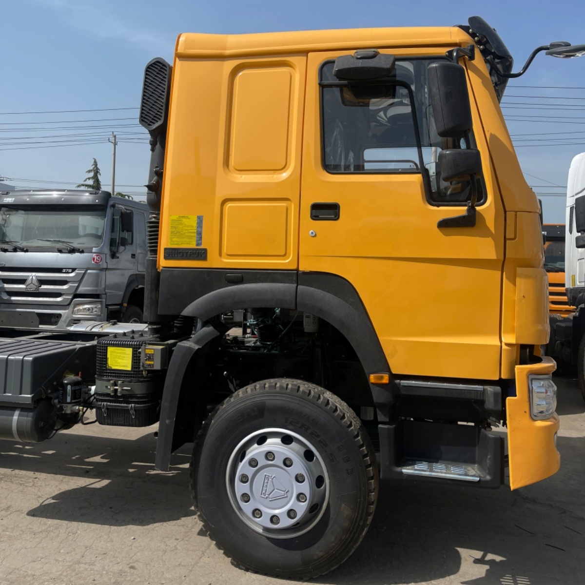Used Yellow SINO TRUCK 10 Wheeler RHD 30tons 6x4 HOWO Tipper Dump Truck 375 Dump Truck with Gross Vehicle Weight 15-20T