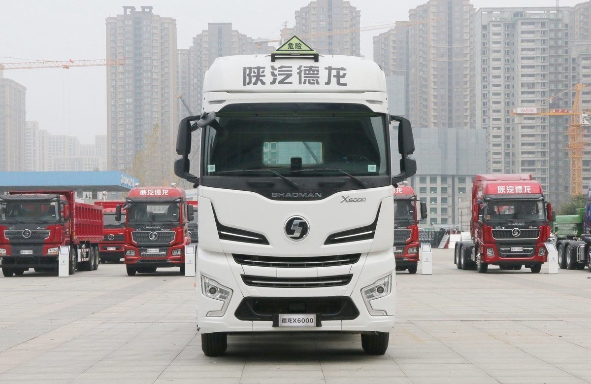 550HP X6000 4X2 New Shacman Tractor Truck With Air Condition Truck Head Tractor