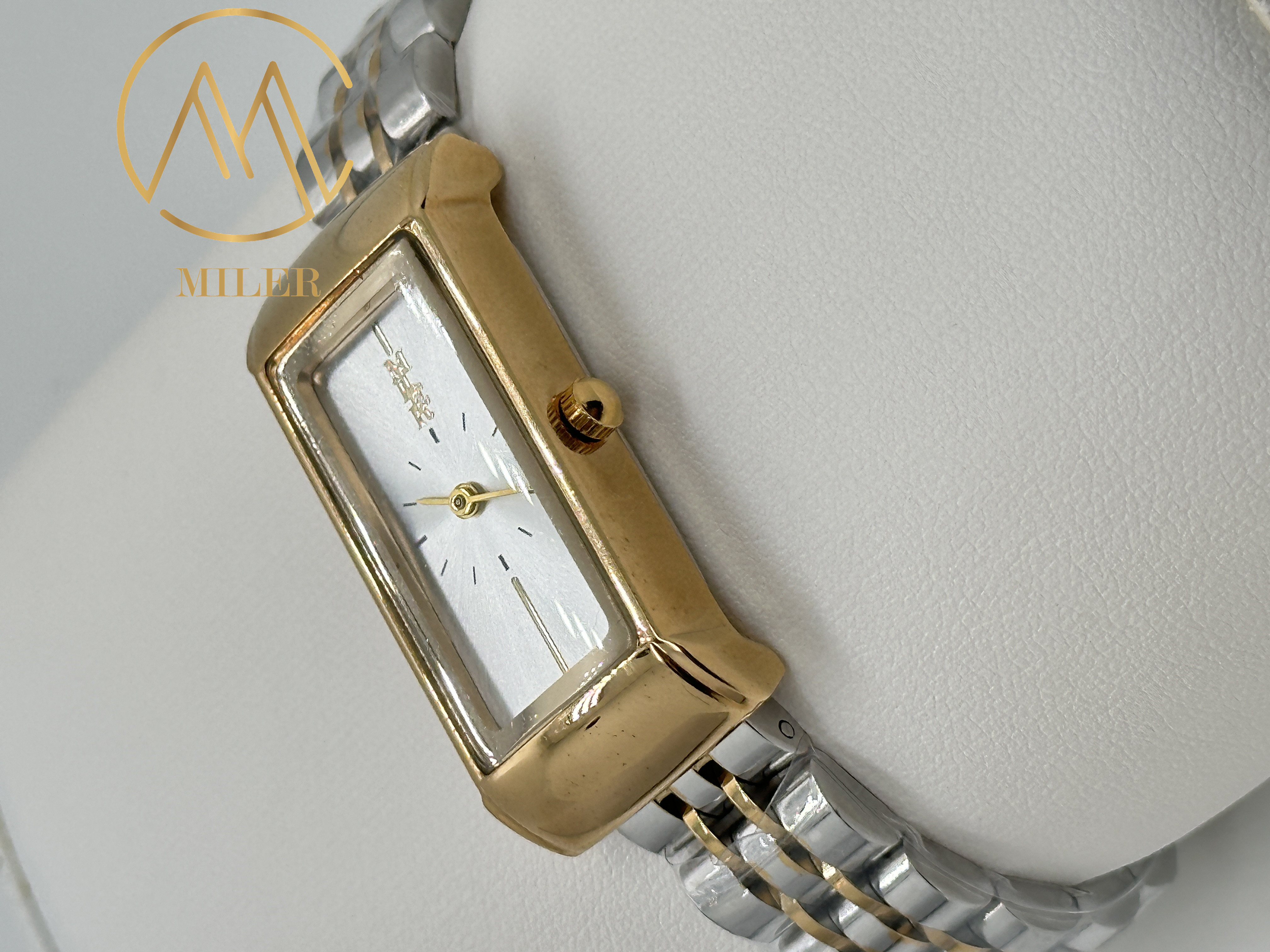 OEM Engraved Leather Strap Quartz Watch With Customized Packaging