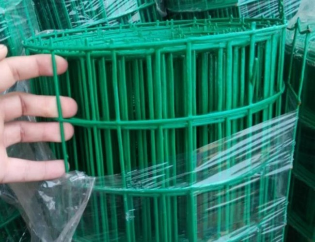 Retangle Hole PVC Coated Welded Mesh Rolls Welded Wire Fence Roll Anti Corrosion
