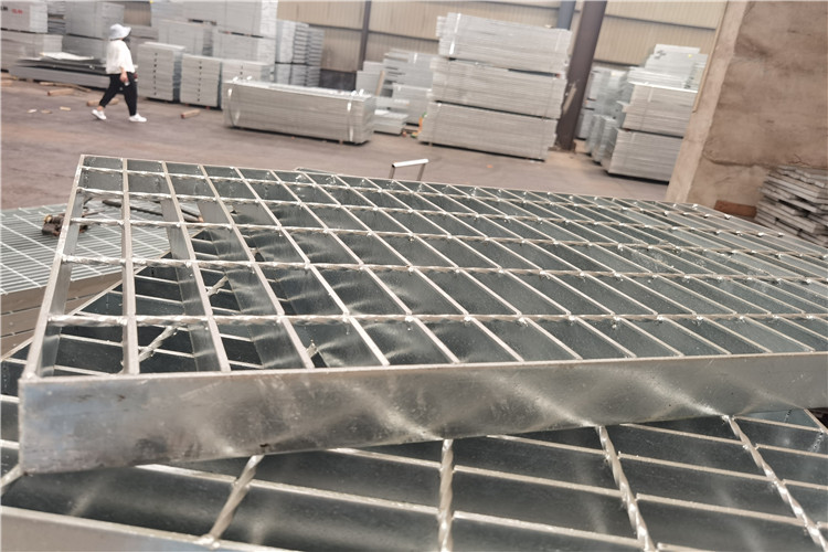 Rectangular Stainless Steel Bar Grating 25mm Height For Industrial Applications