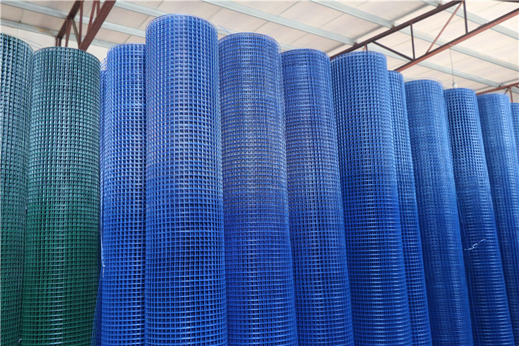 Iron 3*3 welded Welded Wire Mesh rolls pvc coated welded wire mesh farm fence