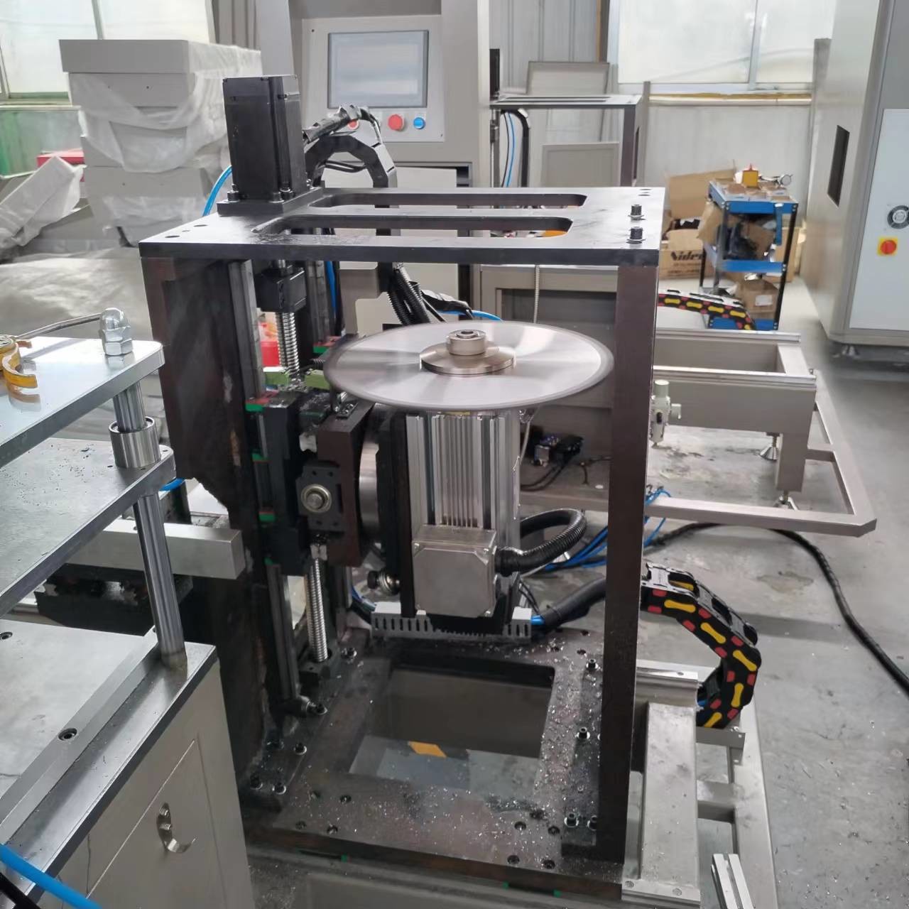 CNC 1.6m Aluminum End Milling Machine 3000w Window And Door Machinery