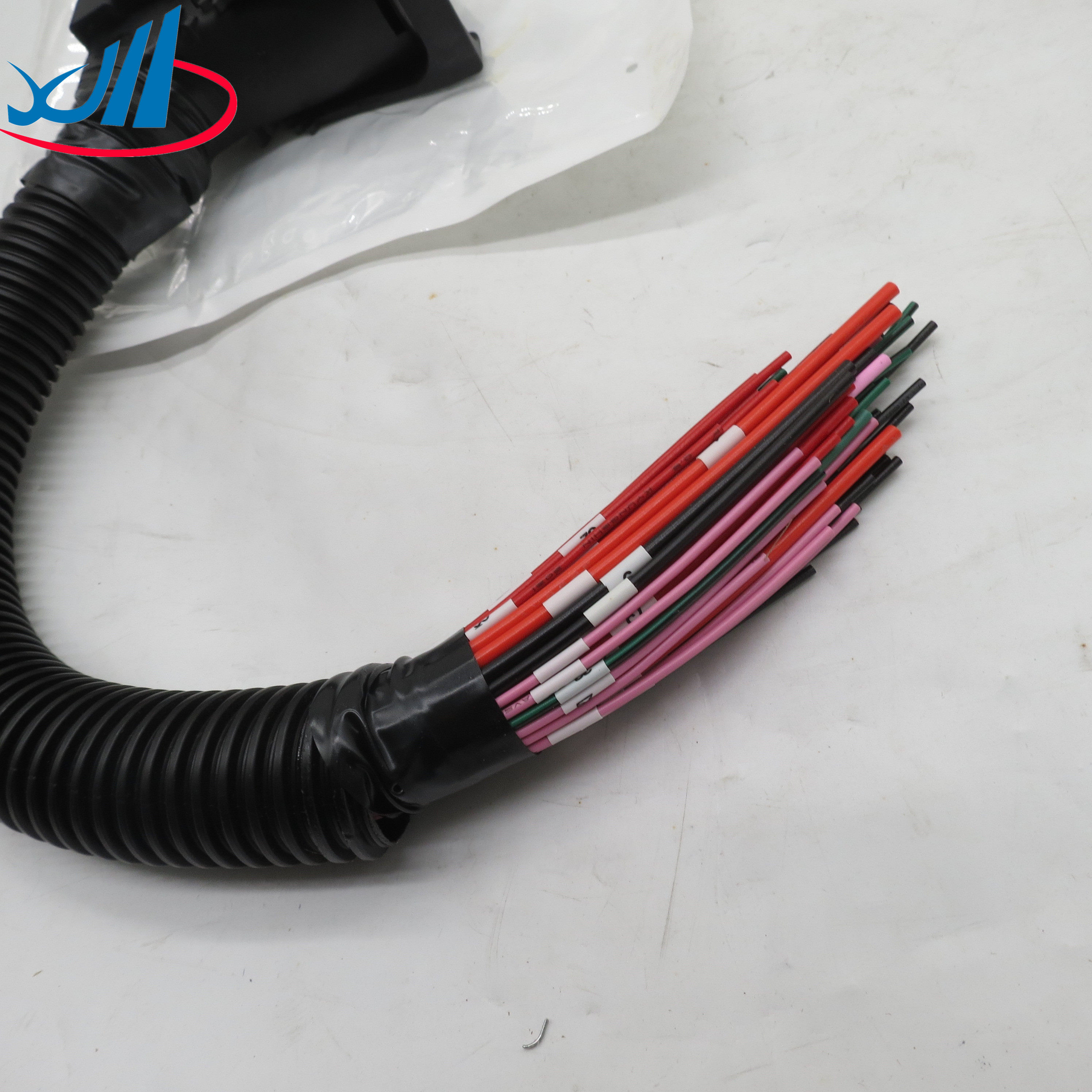 Truck Auto Engine Parts ECU Ecar17 Computer Board Plug No.1 94 Pin Full Line 94 Hole Harness