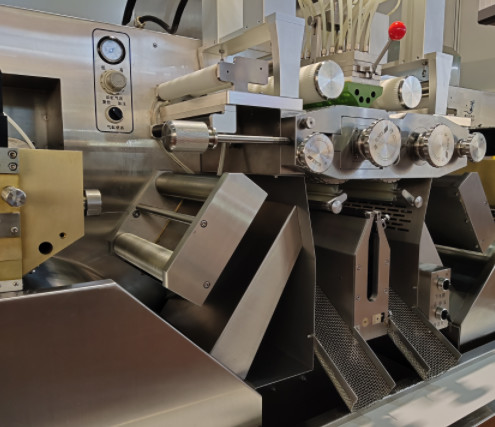 Biggest PLC Controlled Paintball Making Machine With Adjustable Speed Stainless Steel
