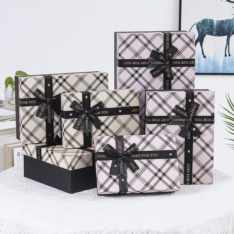 Fashionable Stylish Various Patterns Custom Logo Printed Cardboard Paper Packaging Carton Luxury Christmas Gift Paper Box