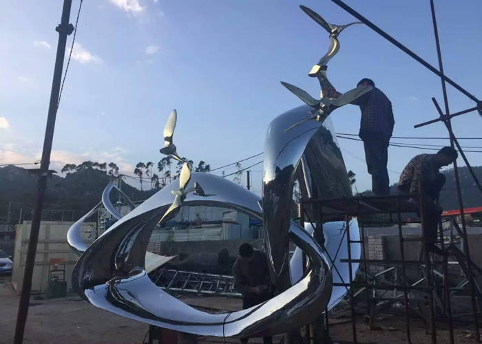 Tall Metal Sculpture Artists Outdoor , Buckle Metal Outdoor Sculpture Abstract