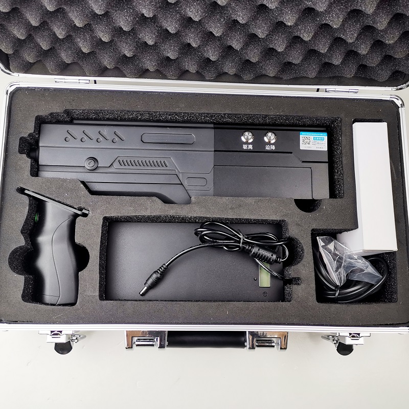 80W UAV jammer / interceptor, 1500m directional jamming range 915m / GPS / 2.4g/5.8g four segment UAV jammer