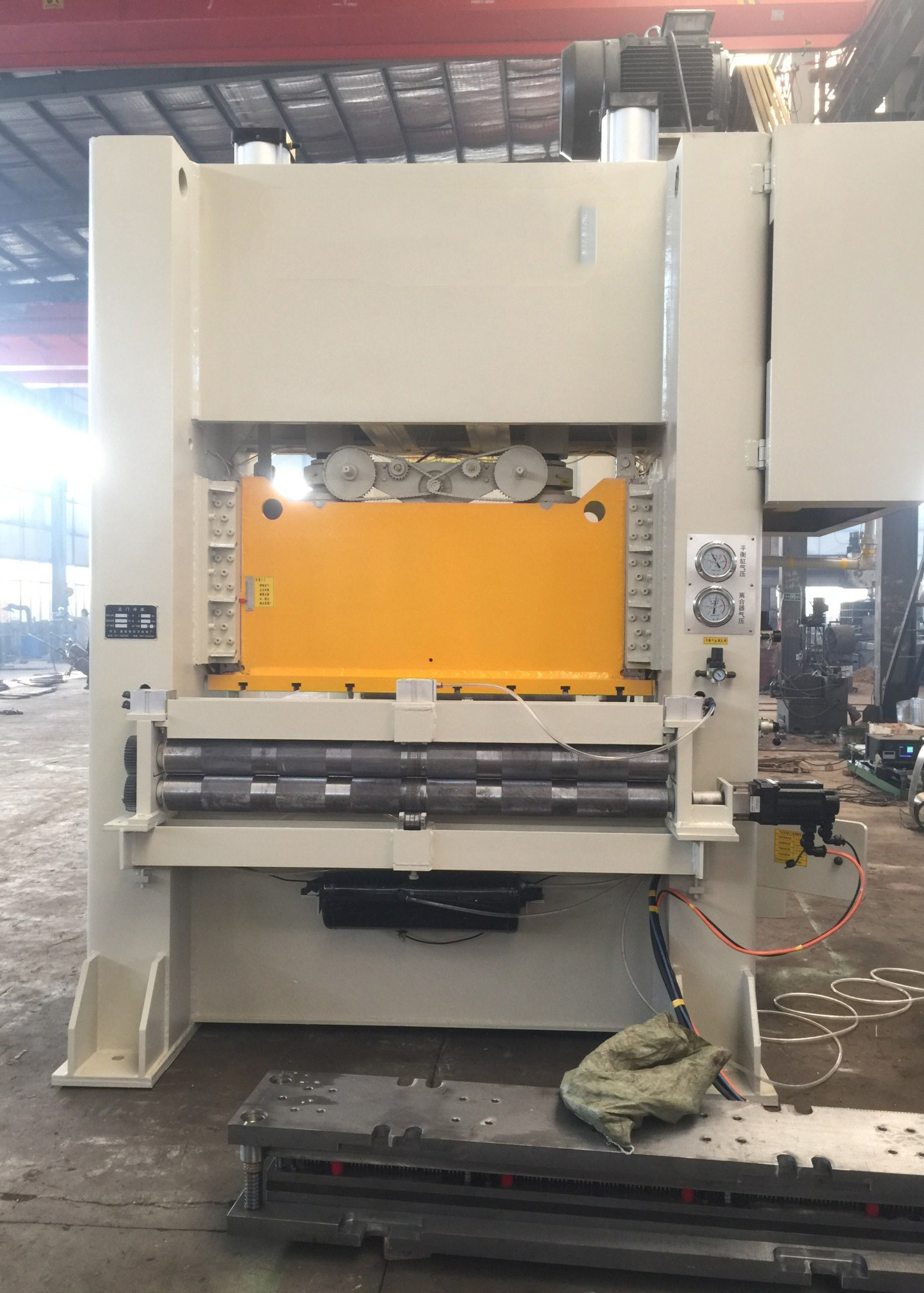 Gantry Type Double Points Press Perforated Metal Sheet Machine PLC Control