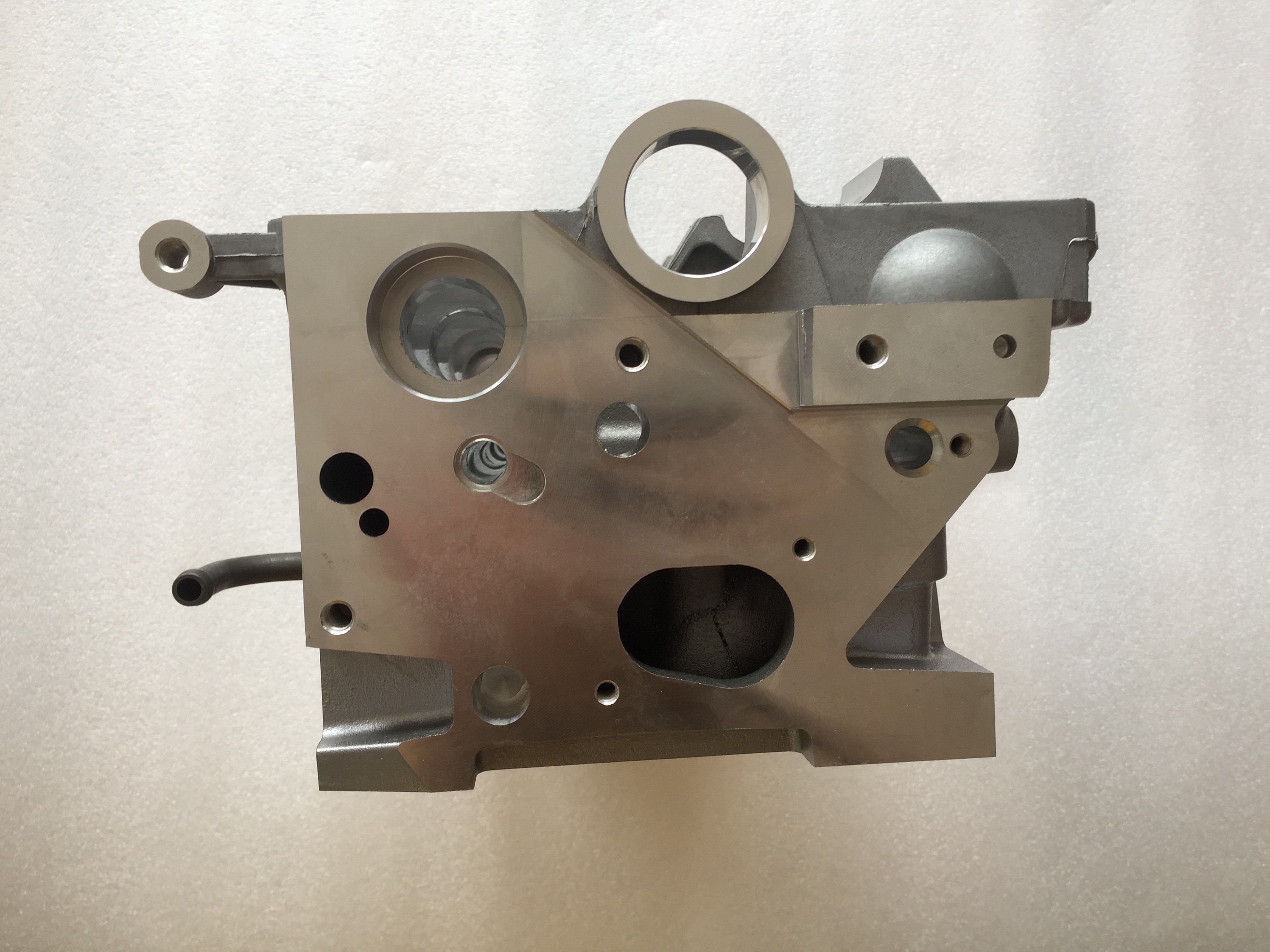 03G103351B Aluminum Diesel Engine Cylinder Head 908718 For Audi VW