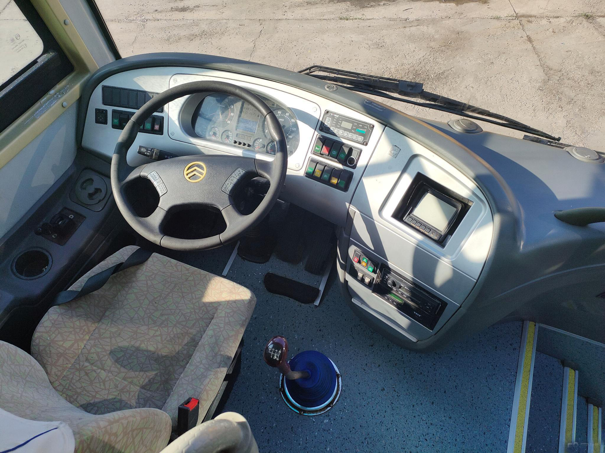 47 Seats Second Hand Bus Kinglong Used Coach City Passenger Commuter 170kw