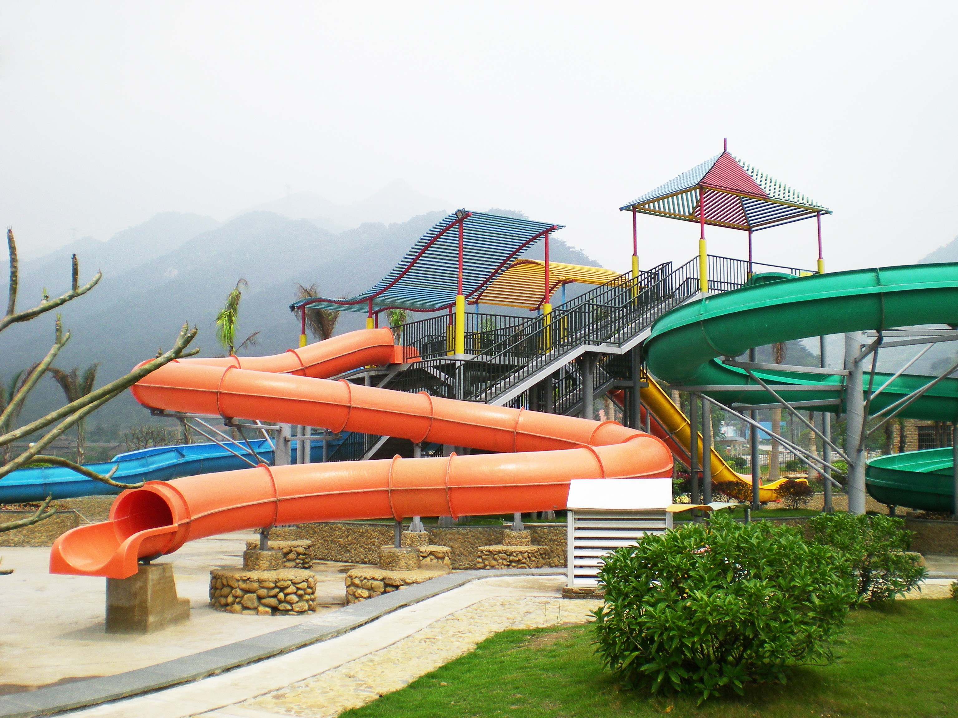 Commercial Aquatic Playground Equipment , Large Water Slides Capacity For 720 Riders Per Hour