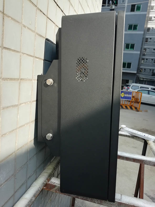 Outdoor Digital Display High Brightness Monitor Display Floor Stand LCD Displays
