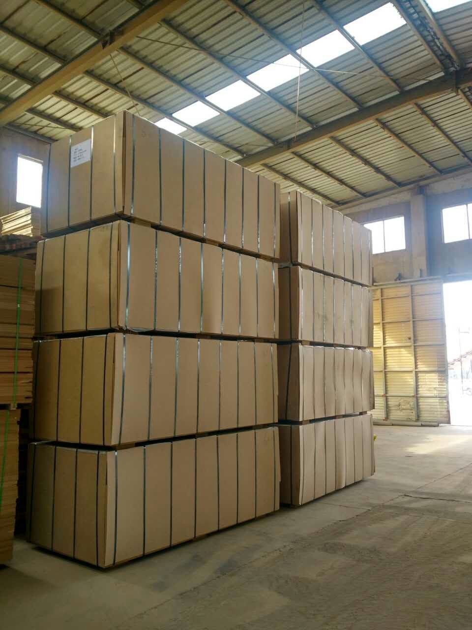 Furniture E0 Glue 12mm Thickness Raw MDF Board