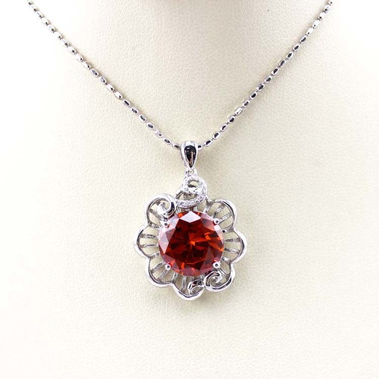 925 Silver 12mm Round Garnet Cubic Zircon Flower Style Pendant Necklace (P43)