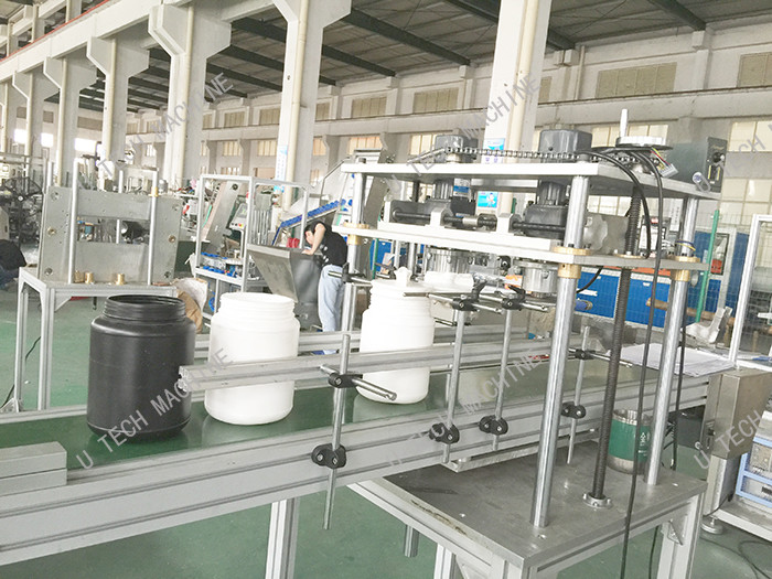 PC Pet Bottle Neck Cutting Machine 3 Meters Conveyor Full Automatic