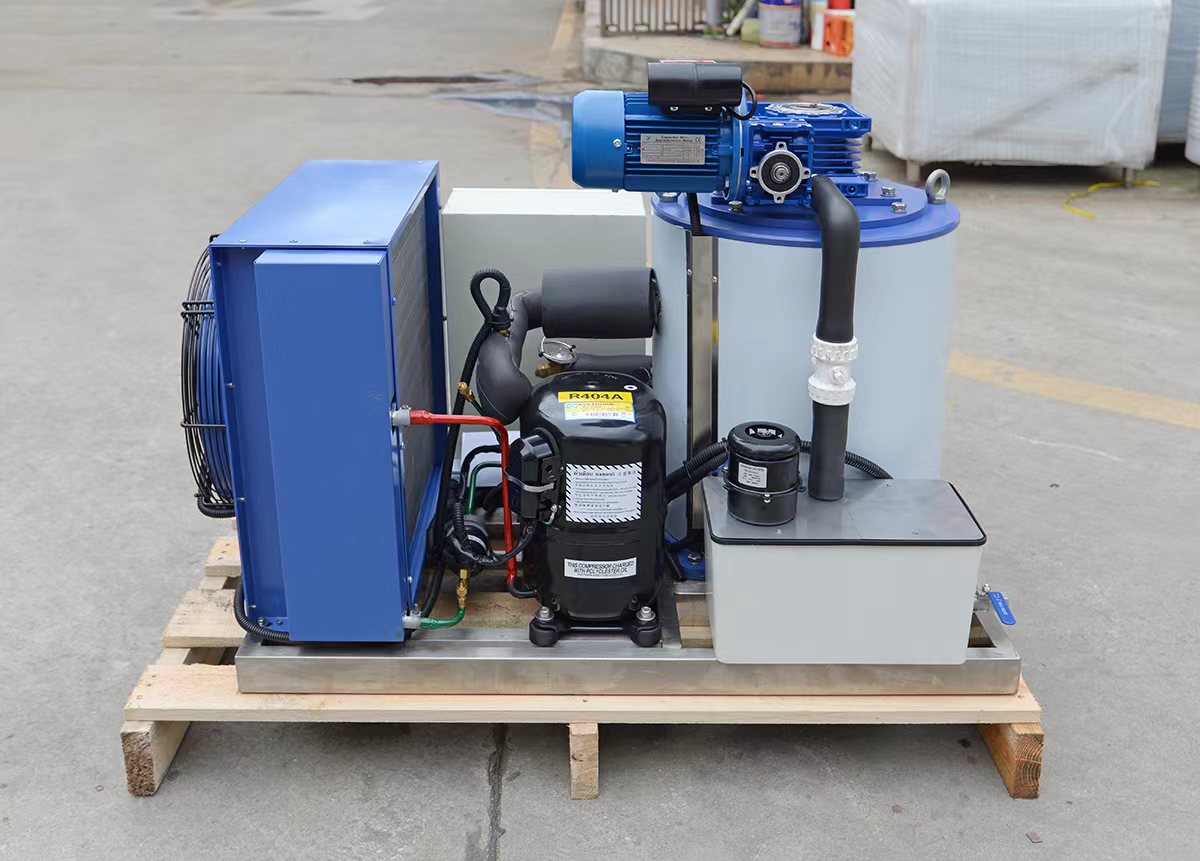 Refrigerating Capacity 12.3 KW 2000kg 2 Ton Flake Ice Machine for Business Sale Commercial Industrial Ice Making Machine