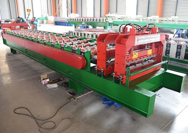 840 Color Steel Roofing Sheet Manufacturing Machine For Flat And Round Roofing