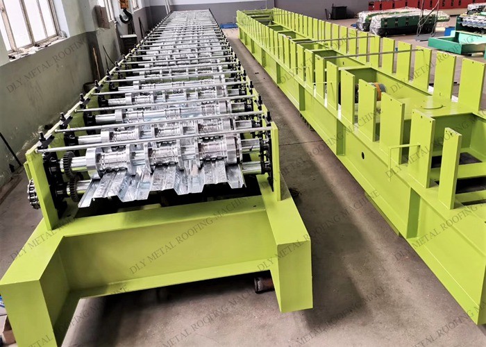 Automatic GI Steel Decking Floor Roll Forming Machine 380V PLC