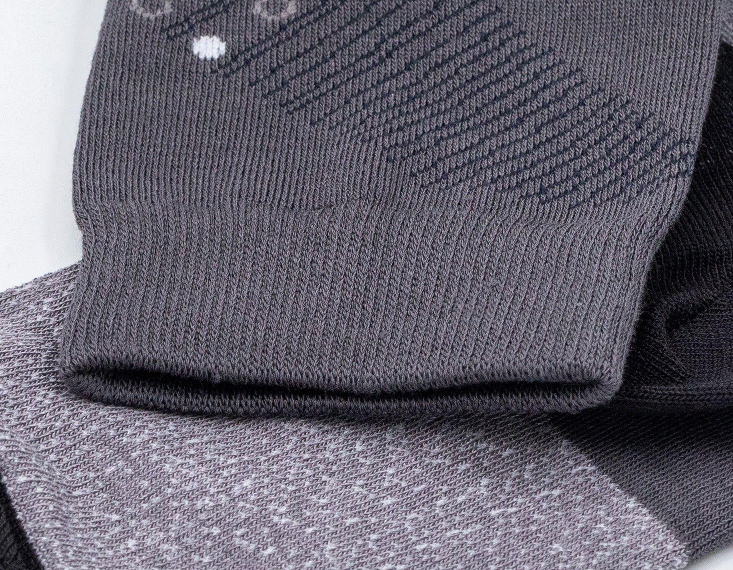 Snngging Resistance Elastane Cotton Dress Socks With Grey / Black Stripes