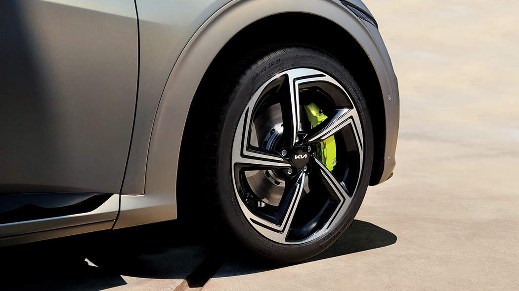2023 2024 CLTC Endurance 617KM/555KM Pure Electric Coupe Kia Energy EV6 Made in and with 100 km/h Acceleration 3.5S-7.3S