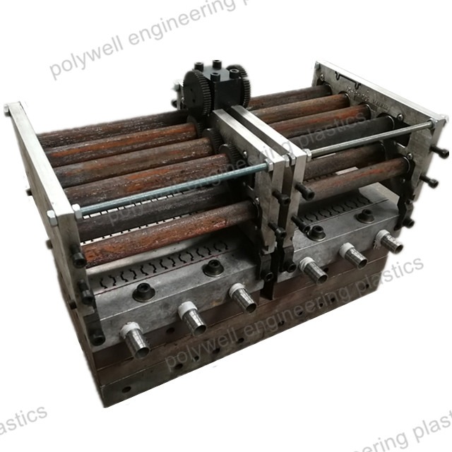 PA66 Extruding Plastic Pattern Die For Polyamide Material Thermal Insulation Bar