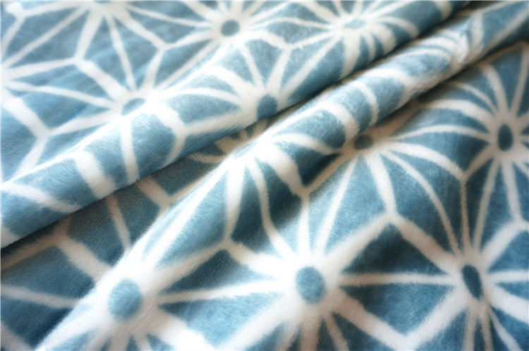 Warm Rotary Printing Flannel Print Blanket , 100 Polyester Plush Blankets 220*240CM