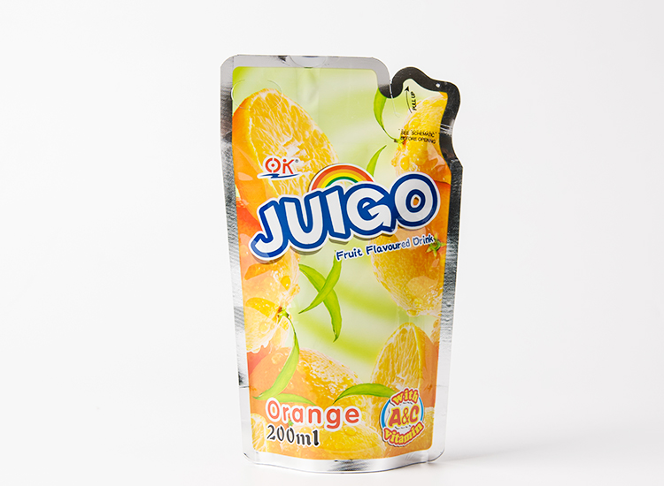 High Quality Stand Up Beverage Packaging Bag Disposable Plastic Juice Pouch with Straw