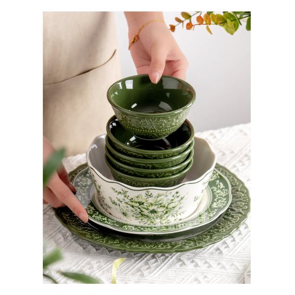 European And British Influence Green Porcelain Dinnerware Set For Sustainable Dining
