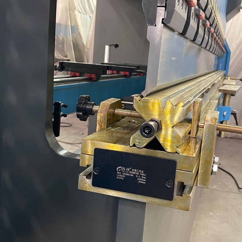 High-precision Hydraulic CNC Press Brake - Max. Bending Thickness 3mm Stainless Steel