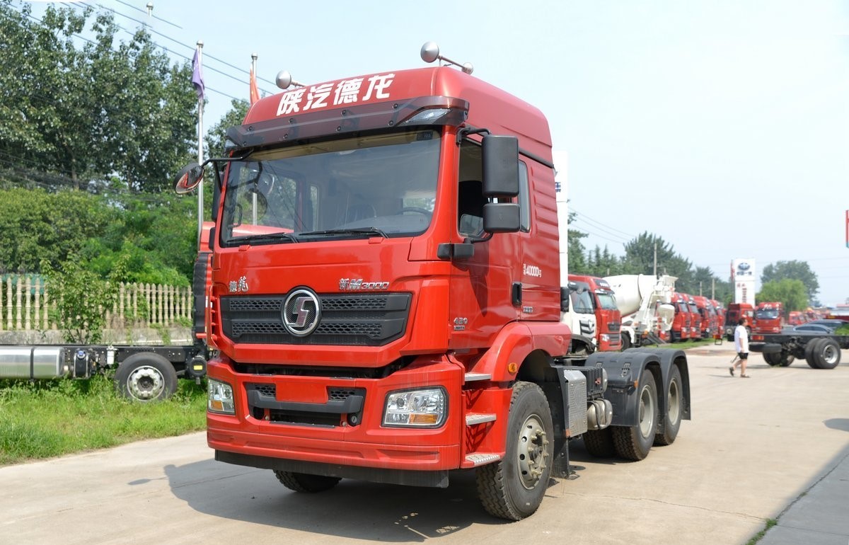 6x4 10 wheel 380HP Euro II Tractor Head SHACMAN M3000 Truck