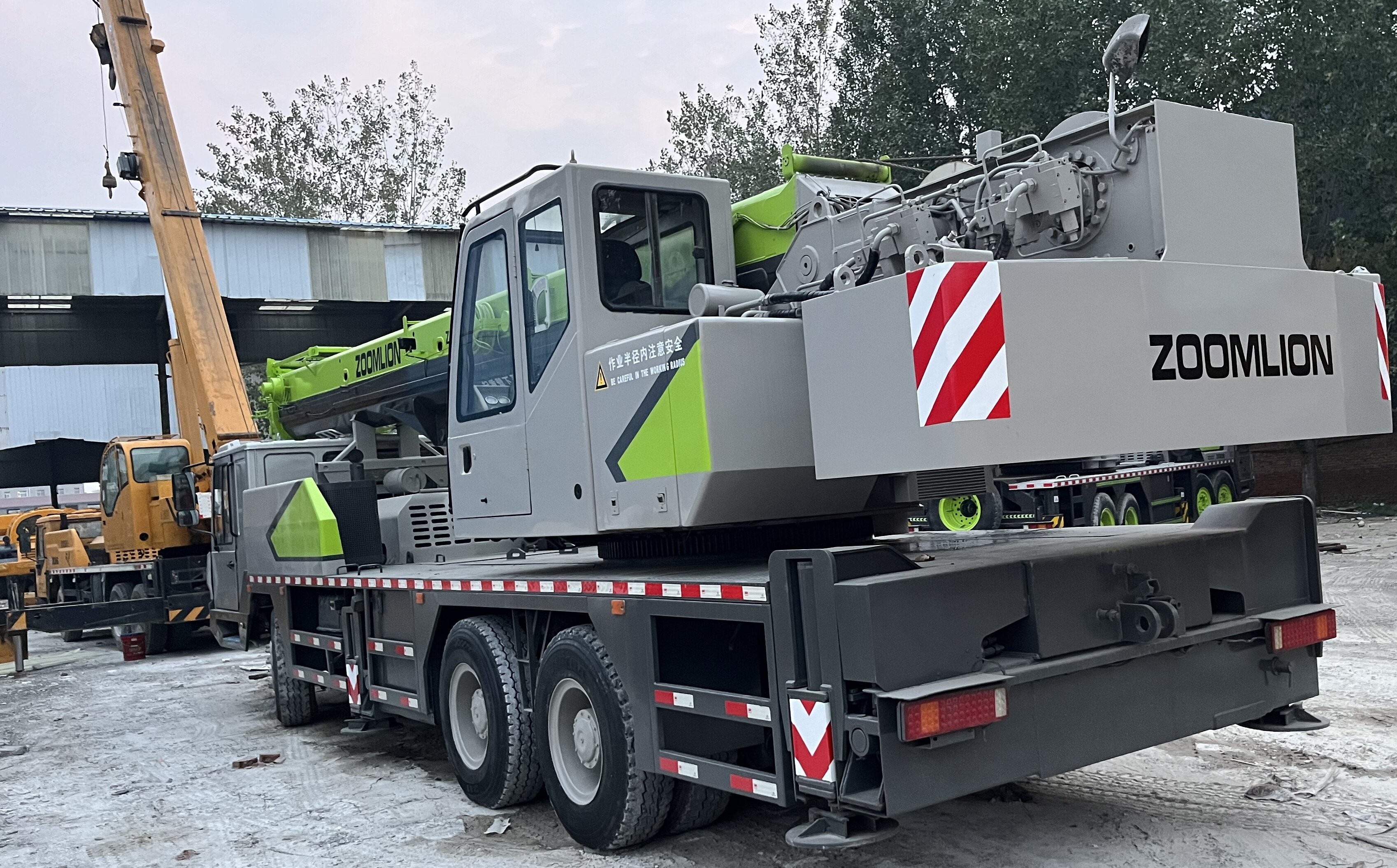Chinese Used Crane ZOOMLION ZTC250V 25 Tons Mobile Crane in Very Good Condition