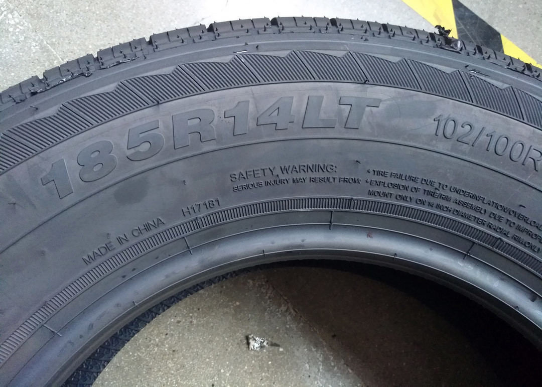 Fuel Efficiency Semi Steel Radial Tire , Lightweight Truck Tires C Wet Grip 185R14LT