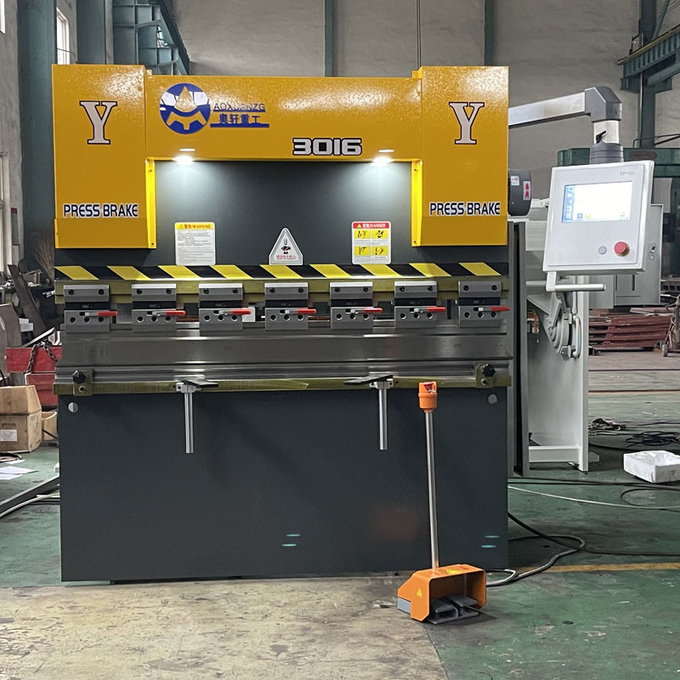 1600mm Servo CNC NC Hydraulic Press Brakes Folding Rolling
